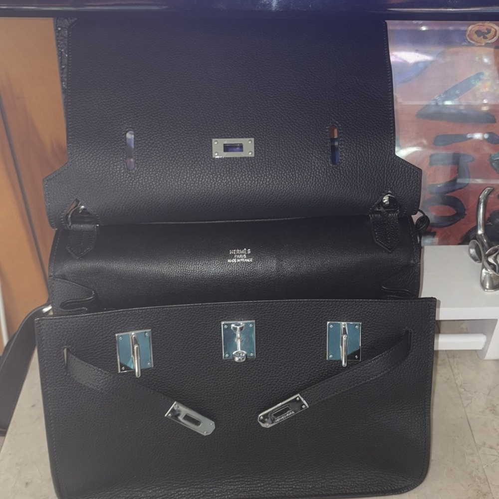 Large leather tote (10” X 12.5”) - Picture 5 of 10